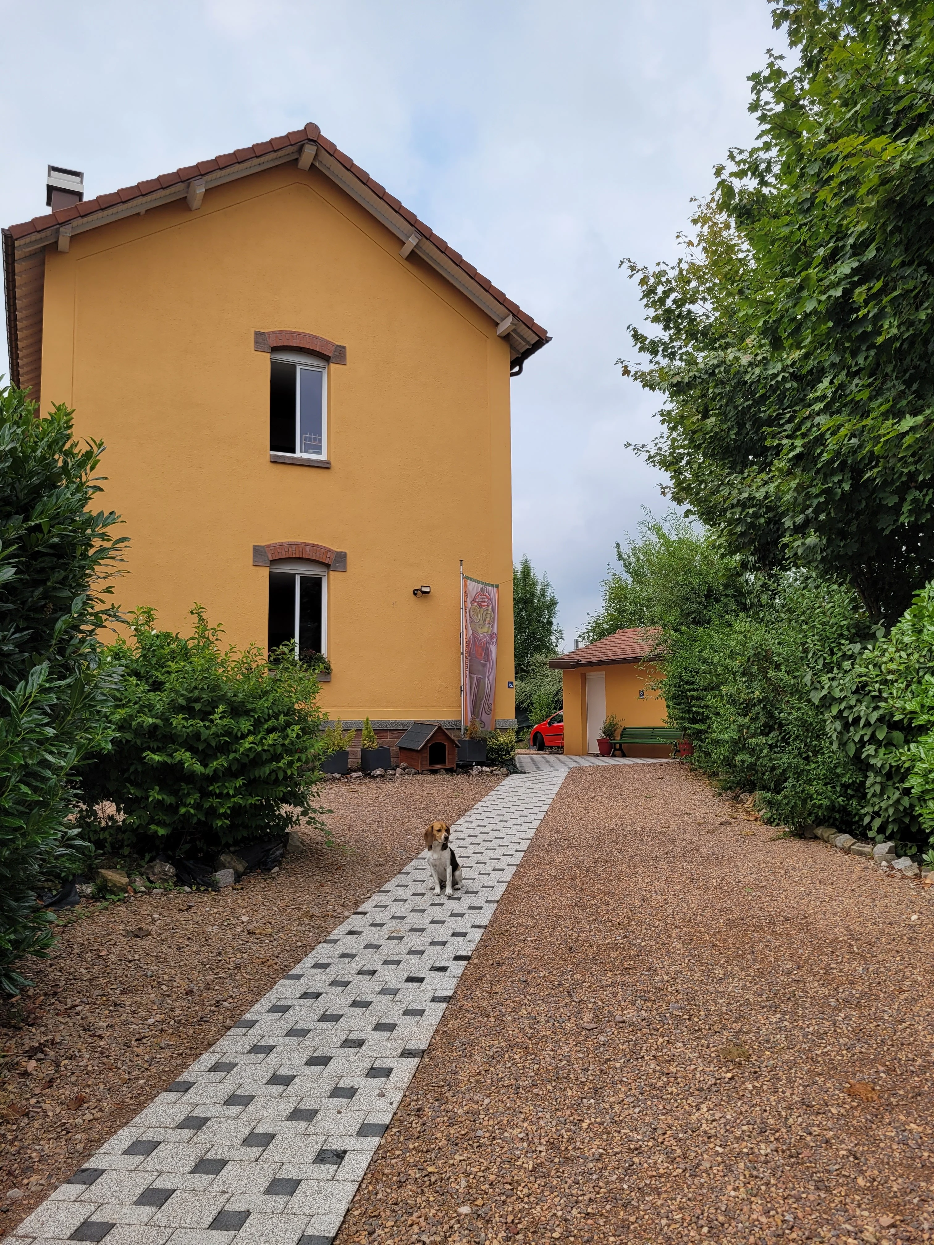 l'allée vers le labo de langue